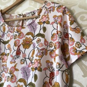 Eyeshadow floral top BOHO vintage style